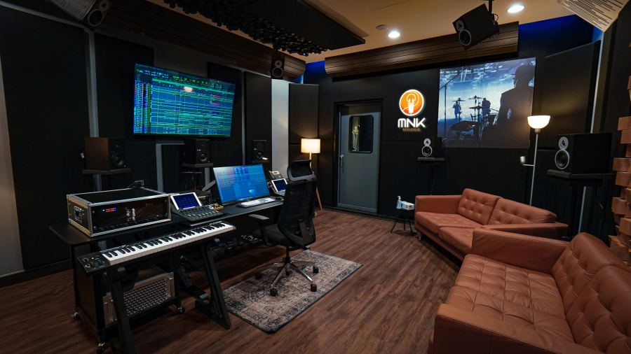 MNK Studios تقود الموهبة المحلية 